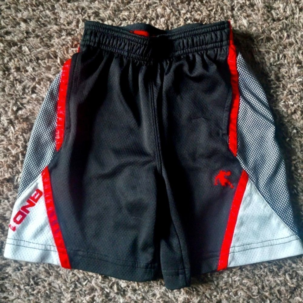 Boys XS 4/5 And1 Basketball Shorts Black and Red
